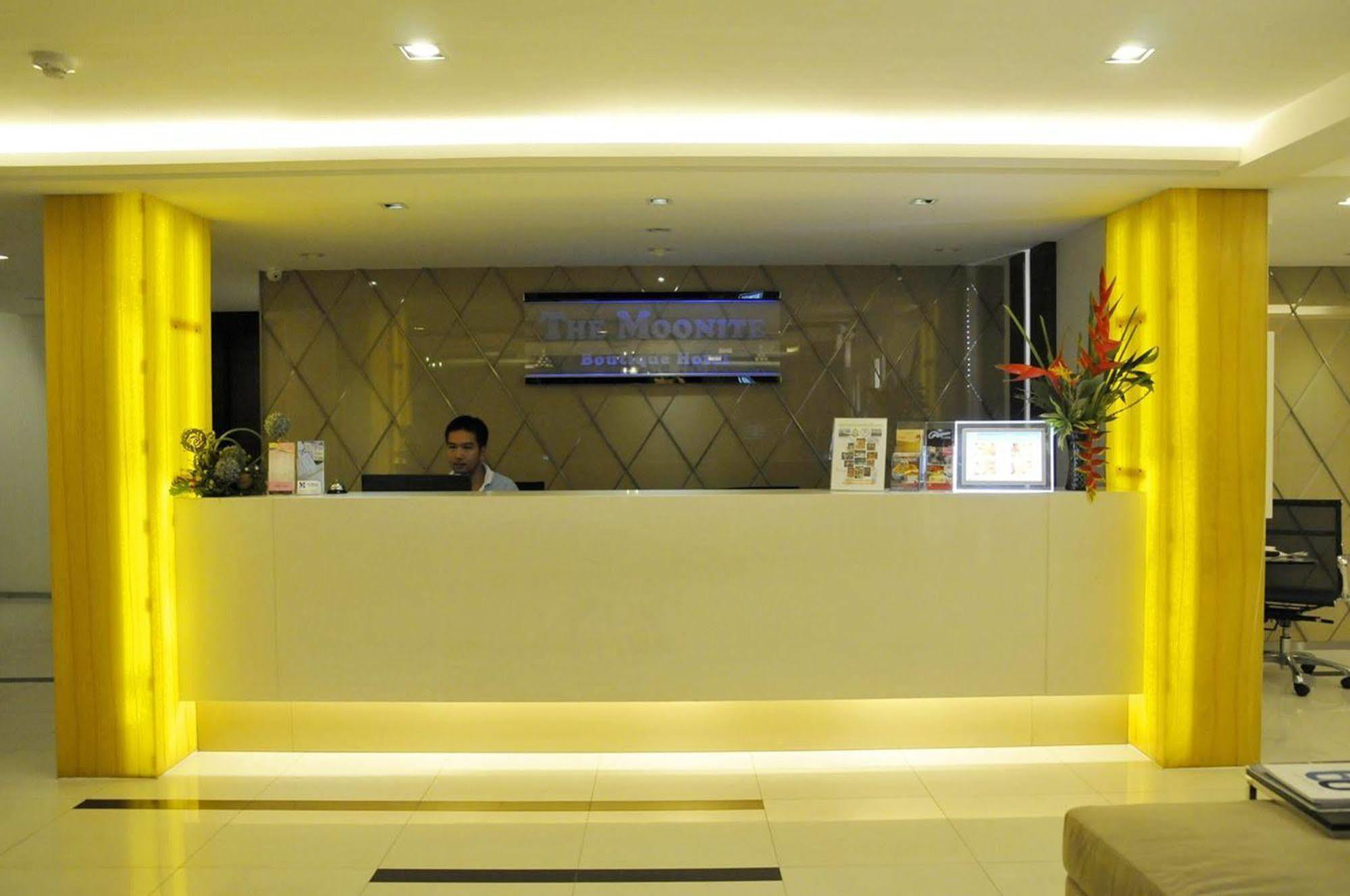 The Moonite Boutique Hotel バンコク都 エクステリア 写真